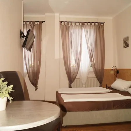 Hotel Boos 2*